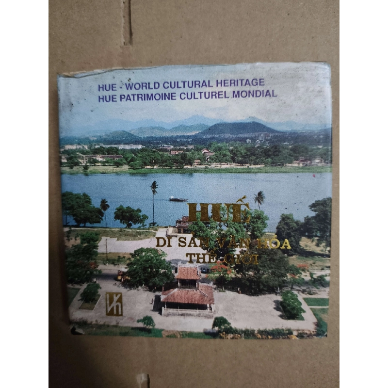Huế di sản văn hóa thế giới - 1995 - 167 trang - Bìa cứng - Kt 10 x 10 LỊCH SỬ - CHÍNH TRỊ - TRIẾT HỌC ANTQ2012-190 921829