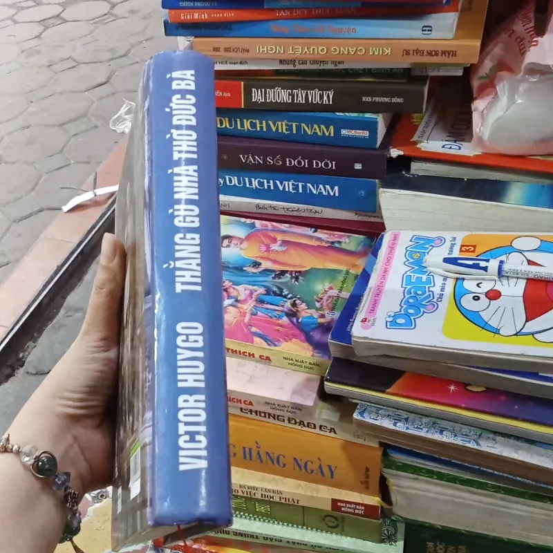 Thằng Gù Nhà Thờ Đức Bà - Victor Huygo  1022945