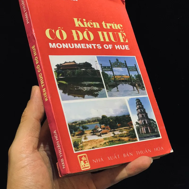 Kiến trúc Cố đô Huế (1996) - Monuments of Hue 563149