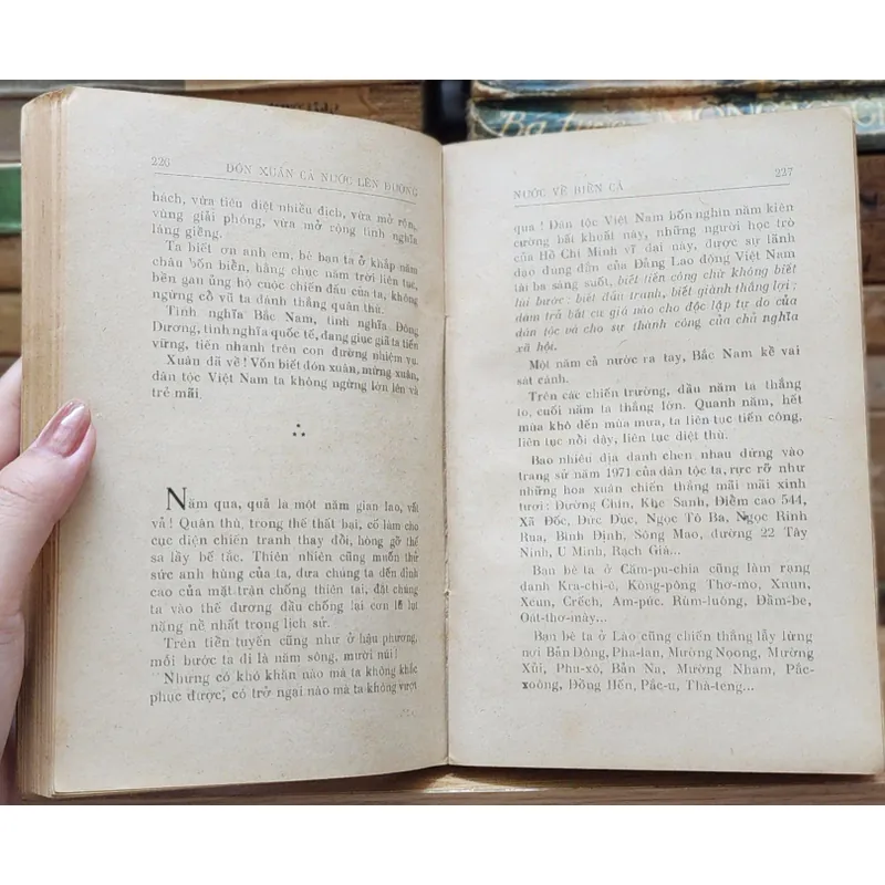 Ký, tiểu luận: NƯỚC VỀ BIỂN CẢ (Tác giả: Lưu Quý Kỳ) - sách in lần 2 năm 1975 706812