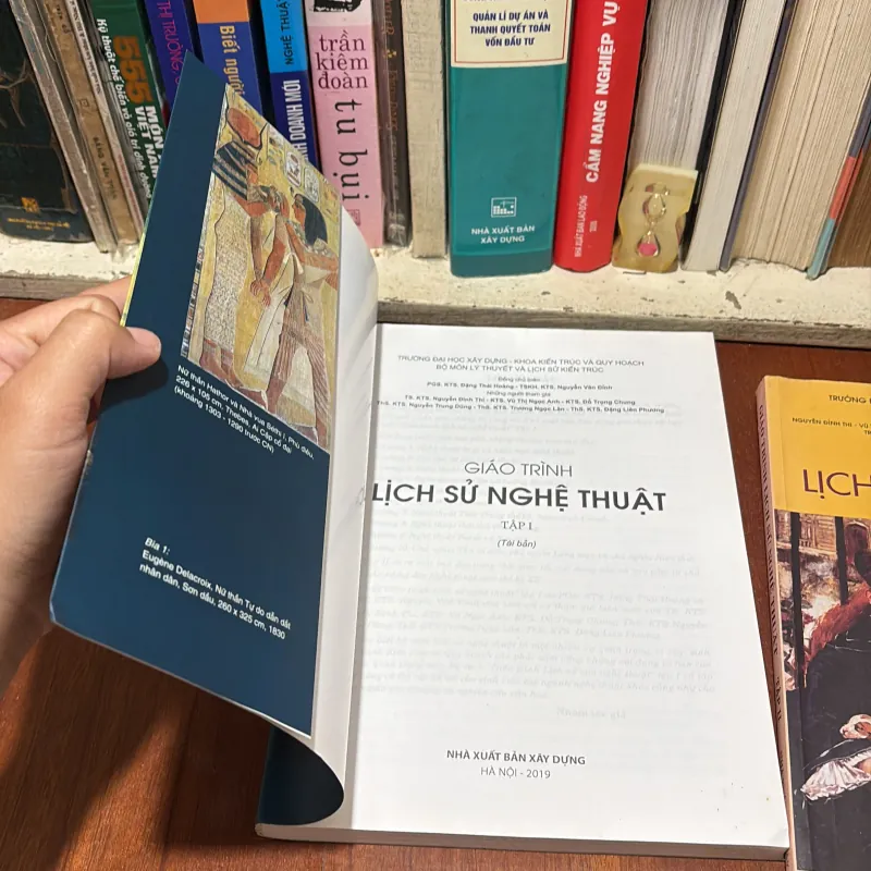 II Giáo Trình: Lịch Sử Nghệ Thuật (2 Quyển) - Nhà Xuất Bản Xây Dựng - 2007, 2019 783137