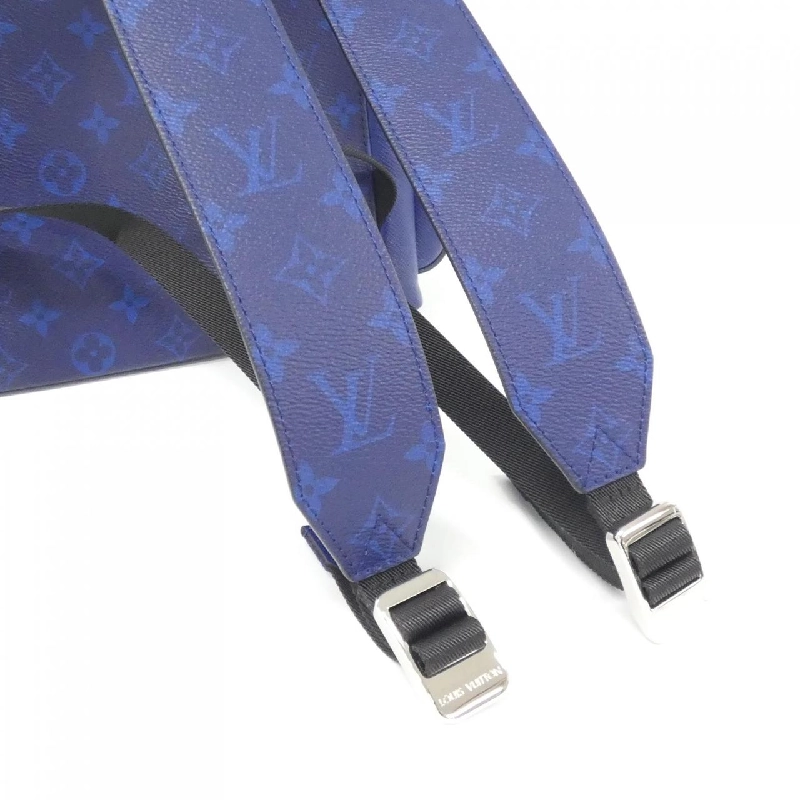 Ba lô Louis Vuitton Taiga Lama M30419 610102