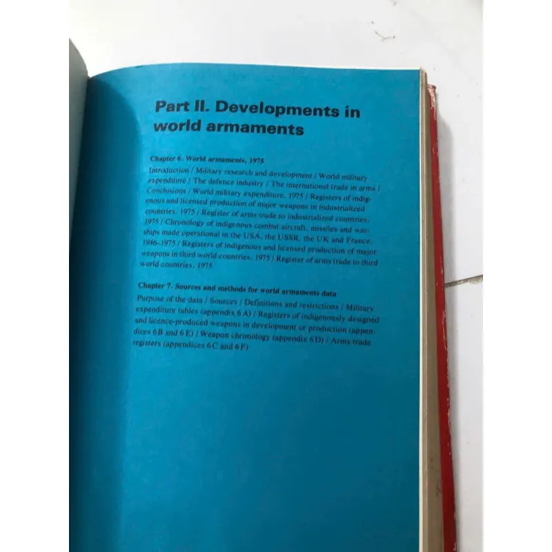 World Armaments and Disarmament: SIPRI Yearbook 1976 - Stockholm International 998455