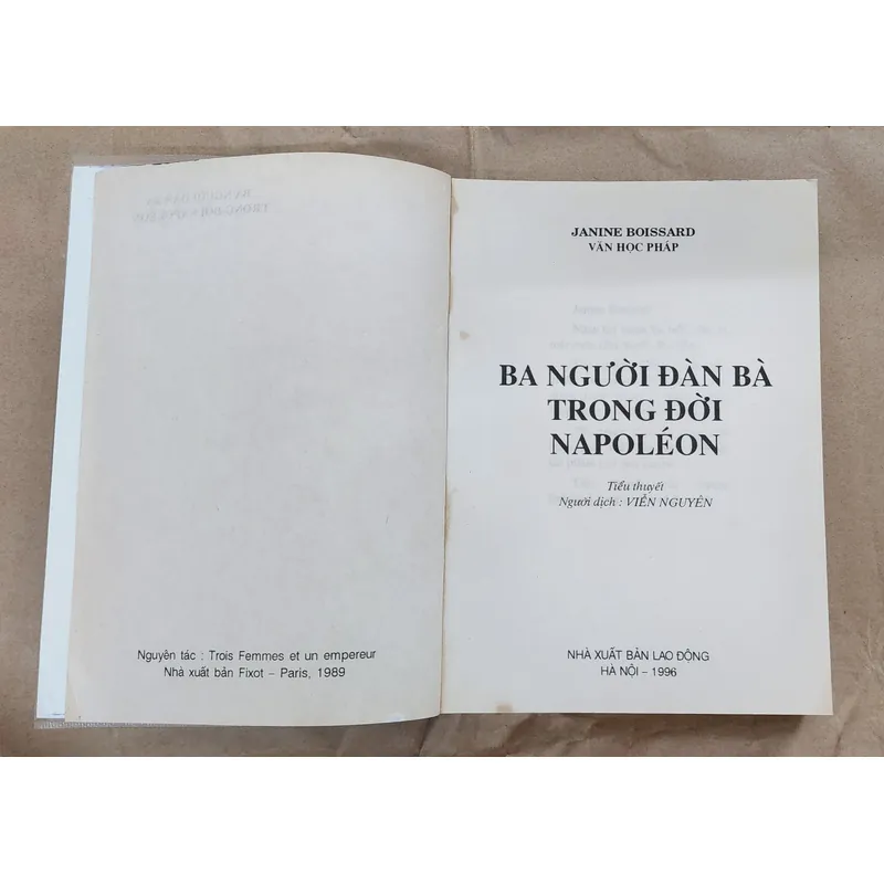 BA NGƯỜI ĐÀN BÀ TRONG ĐỜI NAPOLEON - Janine Boissard 719394