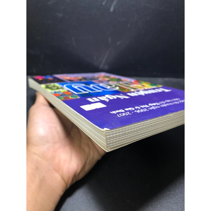 Truyện ngắn hay 2007 tróc bìa tróc gáy nhẹ bẩn bìa new 90% HCM0601 văn học 912888