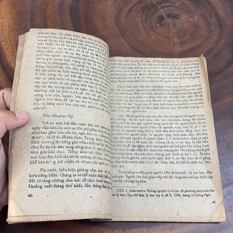 II Sách Hay: Lớn Lên Thành Người Hoặc Sự Ra Đời Của Nhân Cách - VALERIA MUKHINA - 1984 1008496