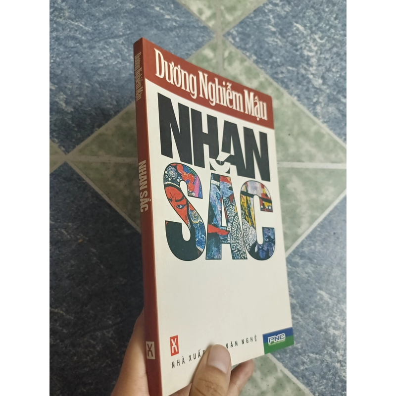 Nhan sắc - Dương Nghiễm Mậu 536162