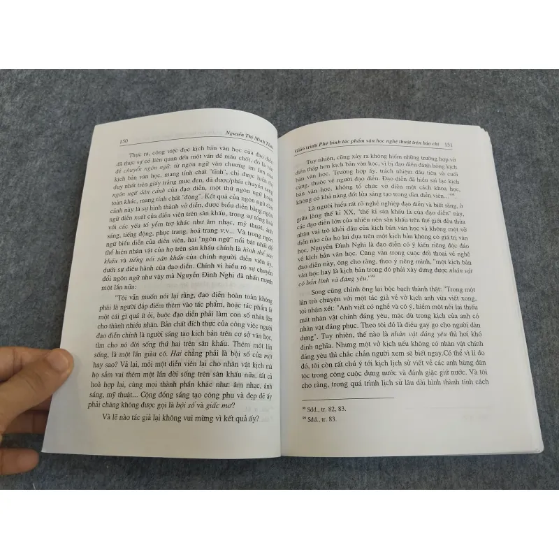 PHÊ BÌNH TÁC PHẨM VĂN HỌC NGHỆ THUẬT TRÊN BÁO CHÍ - NGUYỄN THỊ MINH THÁI 570613