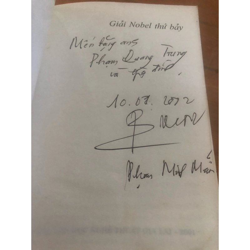 giải nobel thứ bảy phạm minh mẫn (có chữ ký tg) 477907