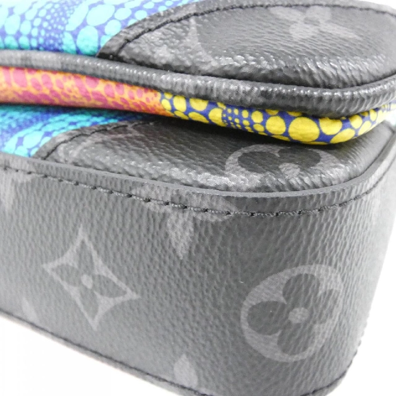 Túi đeo chéo Louis Vuitton Monogram Eclipse Reverse (LV X YK) Trio Messenger M46435 - Hàng hiệu Authentic 766974