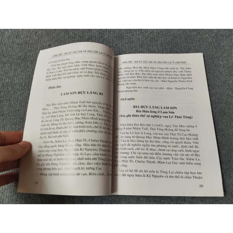 LĂNG MỘ - BIA KÝ CÁC VUA VÀ HẬU CÒN LẠI Ở LAM KINH 717923
