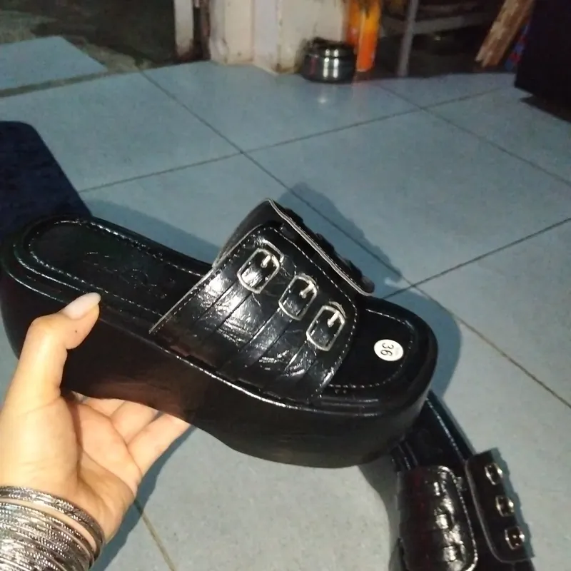 Tiếng Anh nên mình k biết đọc ghi gọn là Việt Nam  706425