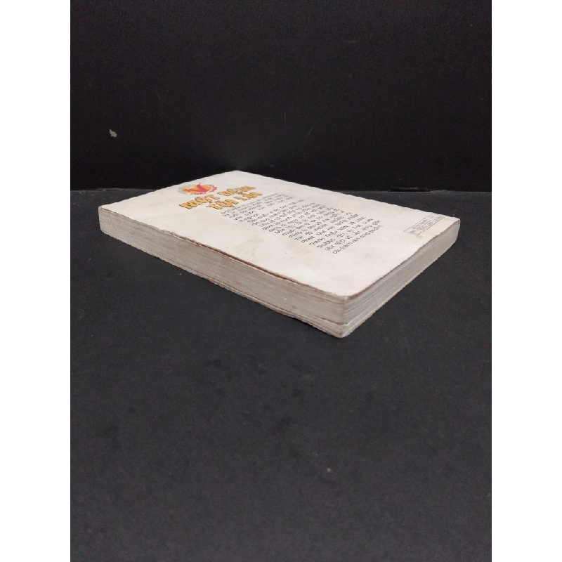 Một đêm tội lỗi H.G.Konsalik mới 60% bẩn bìa, ố nhẹ, tróc gáy, tróc bìa, có chữ viết, ẩm, vẽ 2000 HCM.ASB3010 542711