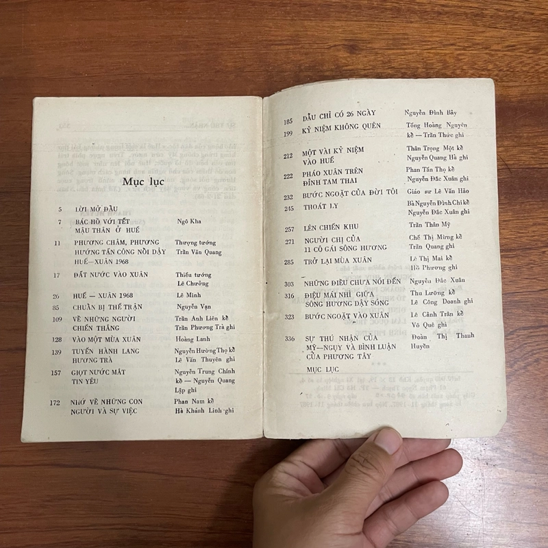 II Sách Lịch Sử: Huế _ Xuân 68 - Thành Uỷ Huế - 1988 475549