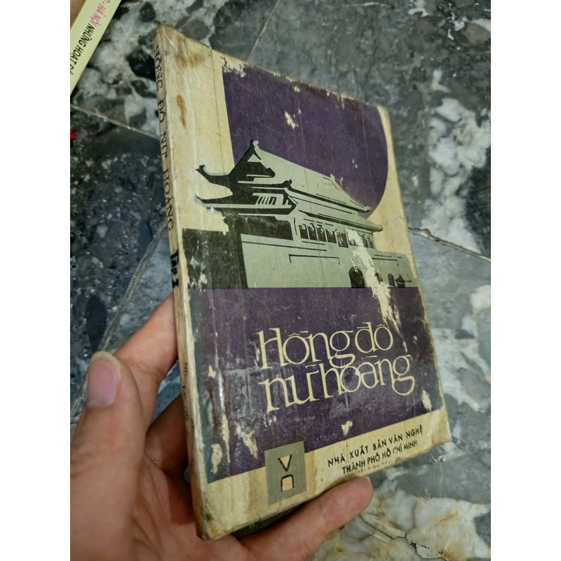 Hồng đô nữ hoàng 445170