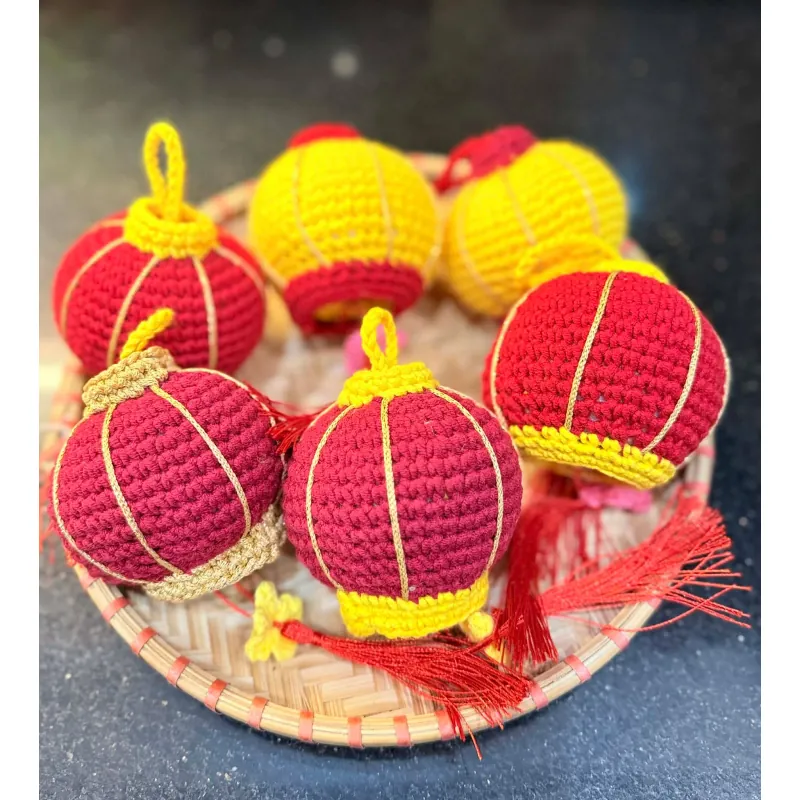 Đèn lồng mini làm bằng len trang trí cho không gian ngày Tết, móc chìa khóa đèn lồng len 762724