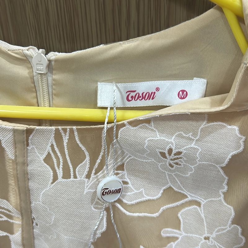 Váy hoạ tiết .nem 2.sz SM còn mới  477855