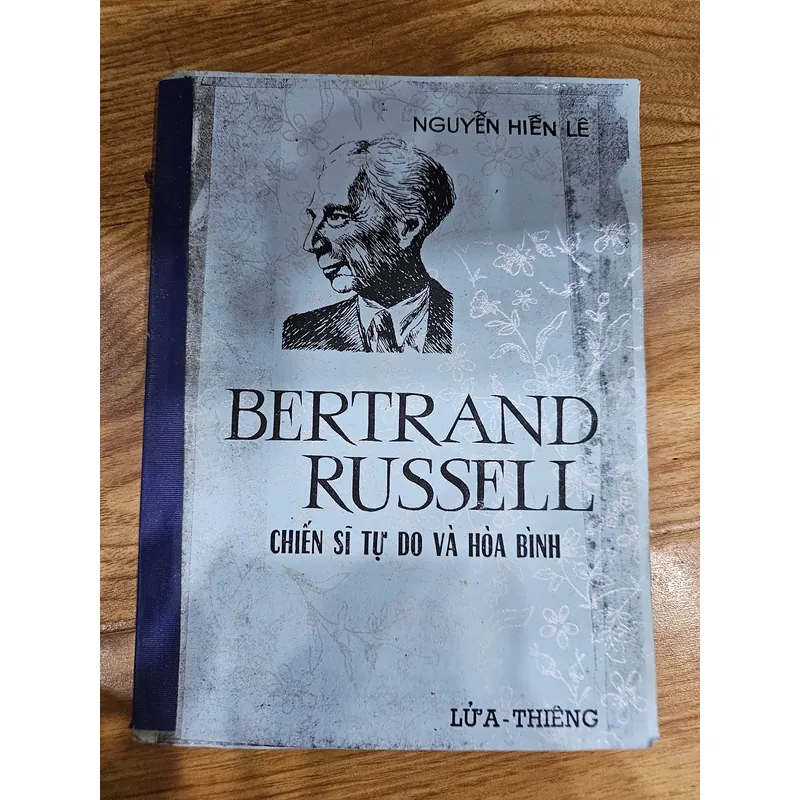 Bertrand Russell chiến sĩ tự do và hòa bình (sách photo)
 688270