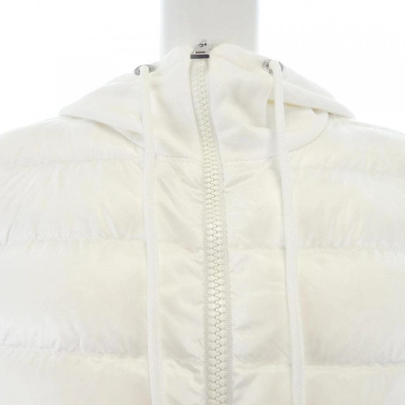 Áo khoác lông vũ MONCLER 637273