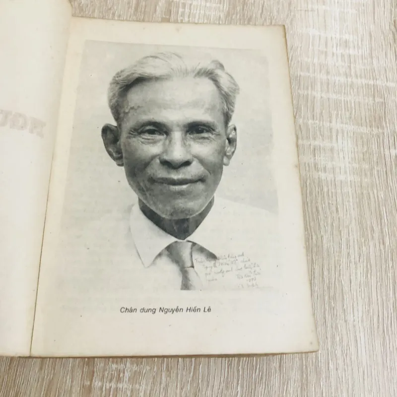 HỒI KÍ NGUYỄN HIẾN LÊ  1019063