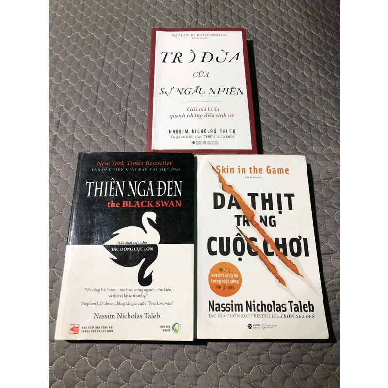 BỘ 3 CUỐN : THIÊN NGA ĐEN & DA THỊT TRONG CUỘC CHƠI & TRÒ ĐÙA CỦA SỰ NGẪU NHIÊN 462999
