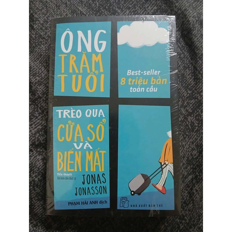 Ông trăm tuổi trèo qua cửa sổ và biến mất 501108