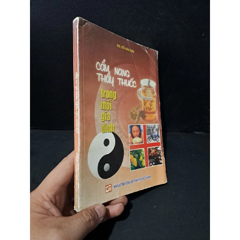 Cẩm nang thầy thuốc trong mỗi gia đình mới 80% bẩn bìa, ố nhẹ 2004 Bs. Đỗ Văn Sơn HCM1604 SỨC KHỎE - THỂ THAO 918569