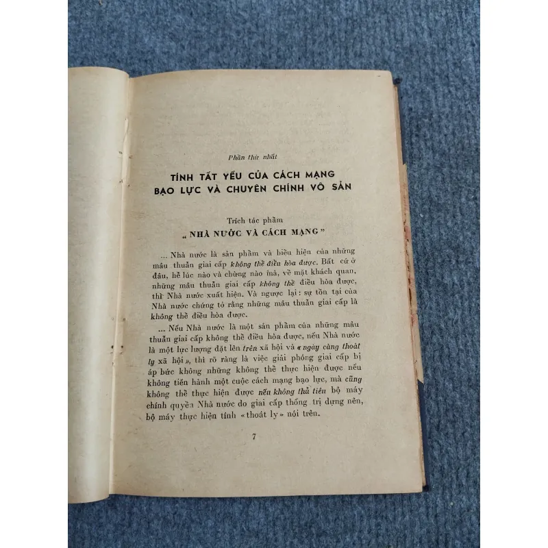 VỀ CHUYÊN CHÍNH VÔ SẢN 688725