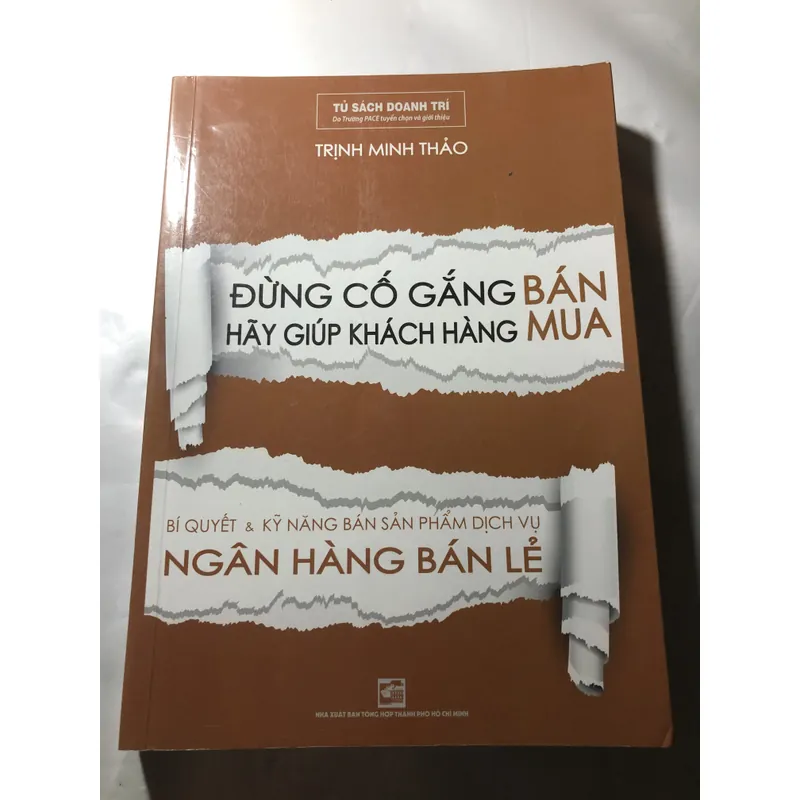Sách “Đừng có gắng bán hãy giúp khách hàng mua”  720648