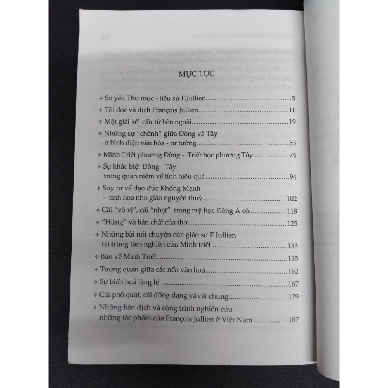 Francois Jullien & Nghiên cứu so sánh văn hóa Đông Tây mới 80% ố nhẹ HCM2207 Hoàng Ngọc Tiến LỊCH SỬ - CHÍNH TRỊ - TRIẾT HỌC Oreka-Blogmeo 191226