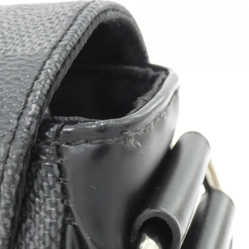 Túi đeo vai Louis Vuitton Damier Graphite District PM N41028 612632