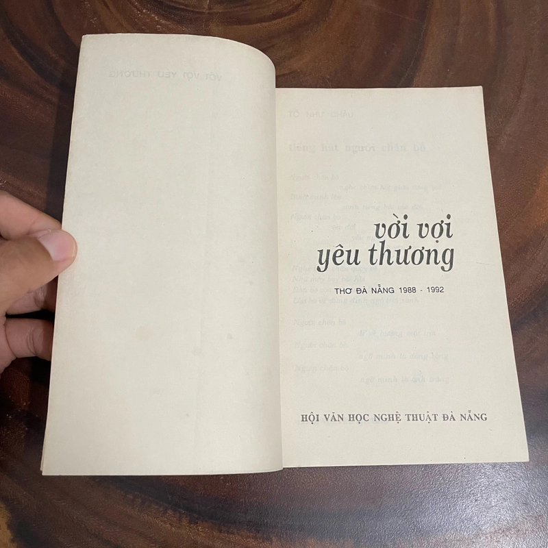 II Tựa sách: Vời Vợi Yêu Thương - Thơ Đà Nẵng - 1992 462873