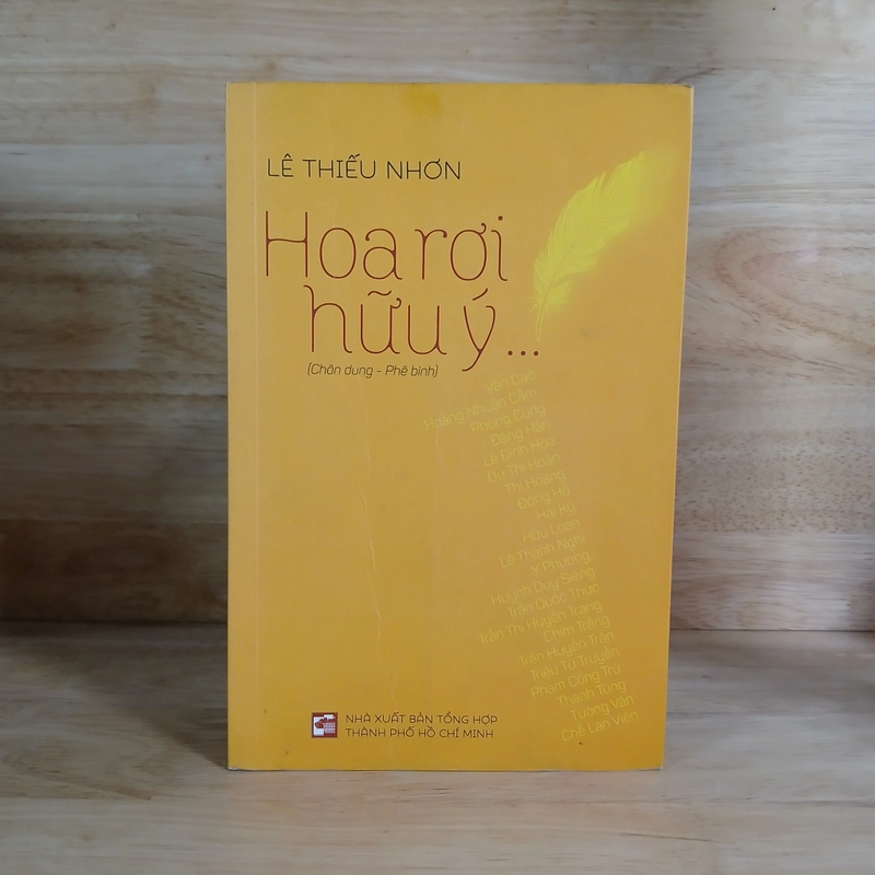 Hoa Rơi Hữu Ý...(Chân Dung - Phê Bình) - Lê Thiếu Nhơn 474925