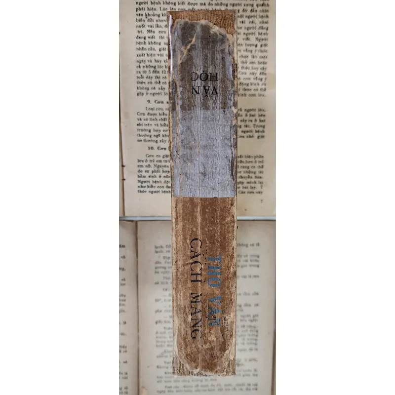 Họp tuyển thơ văn yêu nước: thơ văn cách mạng (1930-1945) 707787