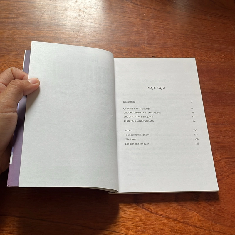 II TEDBooks: Người Lạ Làm Thay Đổi Cuộc Sống Của Chúng Ta - KIO STARK 498211
