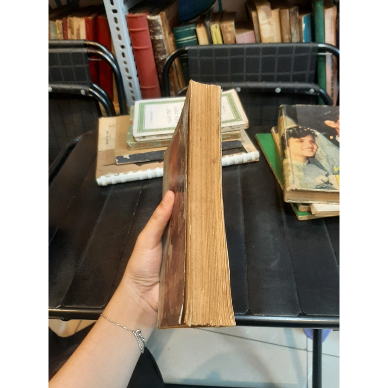 Đại thừa và sự liên hệ với tiểu thừa - Thích Minh Châu dịch 300736