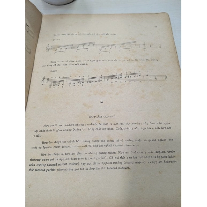 Tự học tây ban cầm trung cấp - Lan Đài 548580