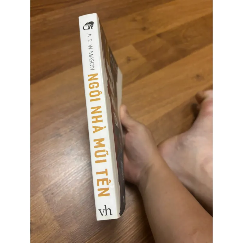 A. E. W. Marson - Ngôi nhà mũi tên 797643