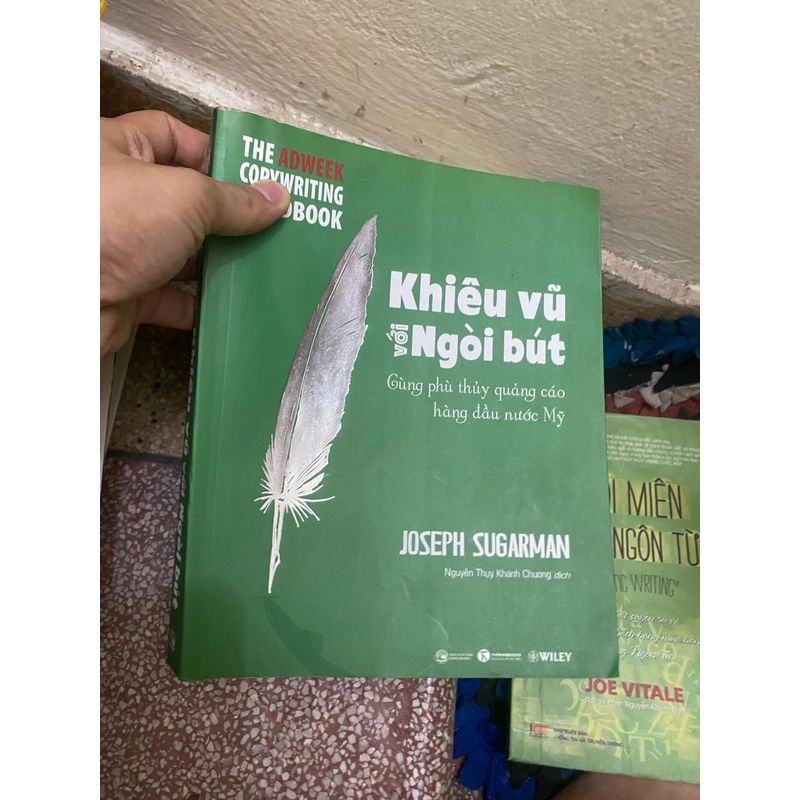 Khiêu vũ với ngòi bút 10786