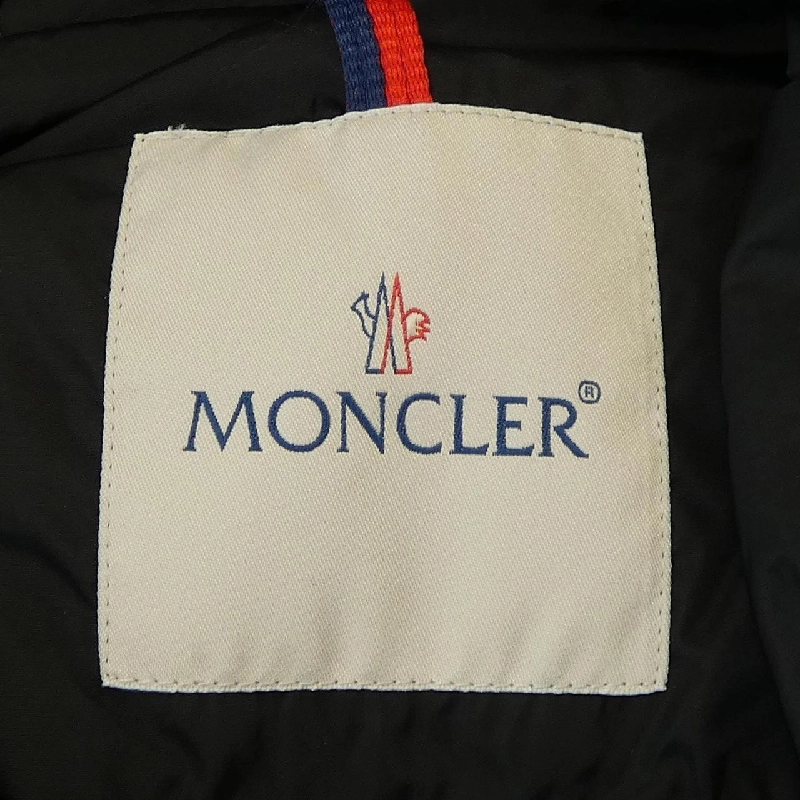 Áo khoác lông vũ MONCLER 633641
