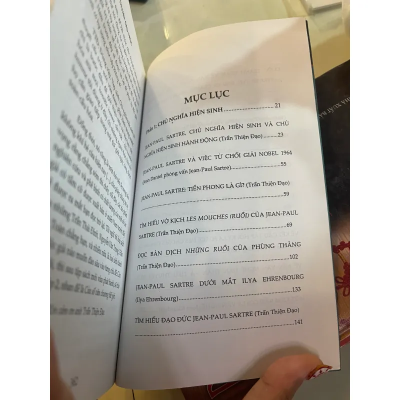 TỪ CHỦ NGHĨA HIỆN SINH TỚI THUYẾT CẤU TRÚC - TRẦN THIỆN ĐẠO  1030581