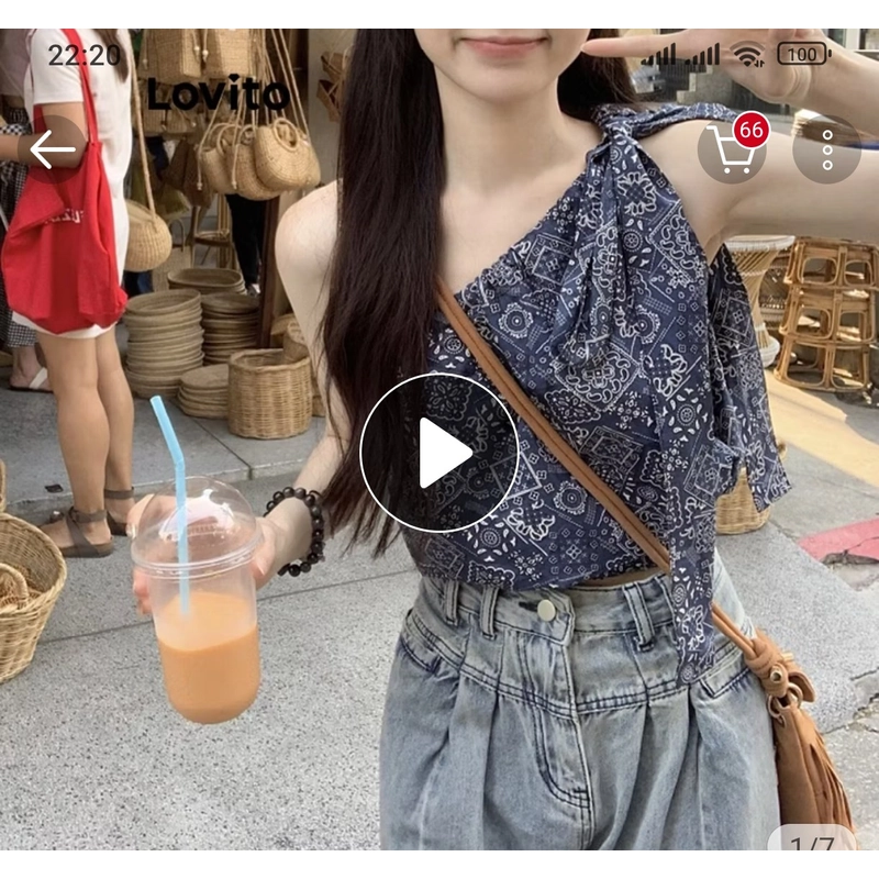 áo croptop hoa văn xanh dương vai lệch free sz 531311