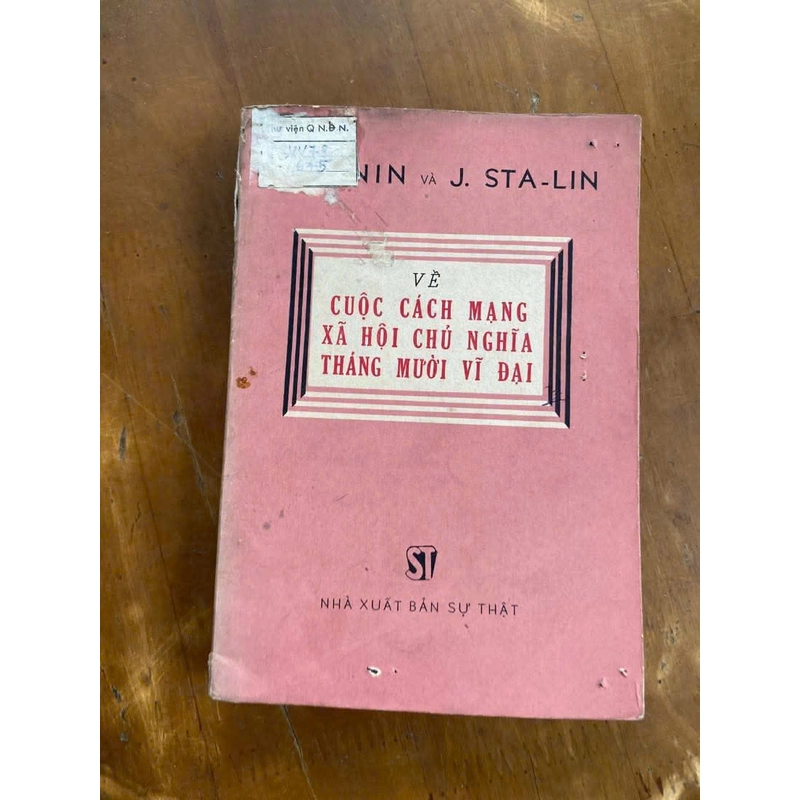 Lenin và Stalin - Vệ cuộc cách mạng xã hội chủ nghĩa tháng Mười vĩ đại 519638