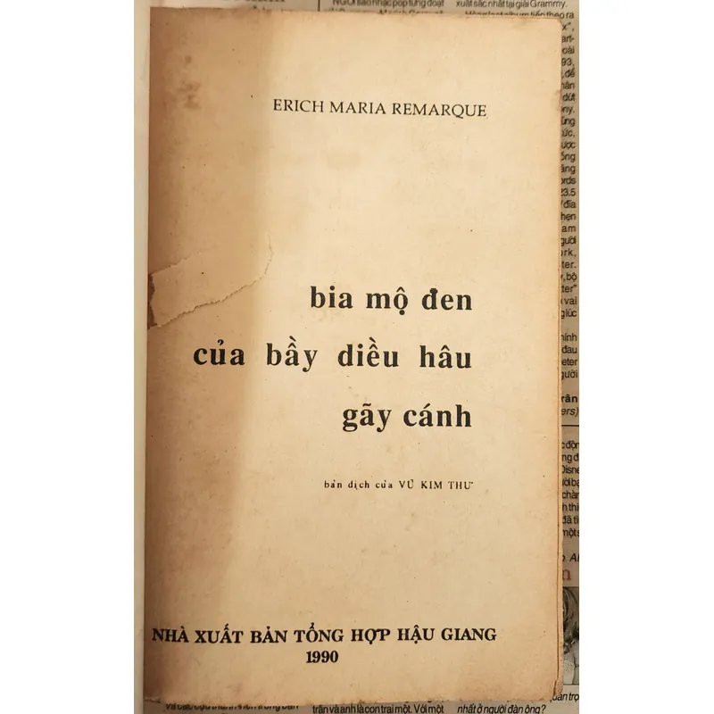 BIA MỘ ĐEN & BẦY DIỀU HÂU GÃY CÁNH - Erich Maria Remarque 727199