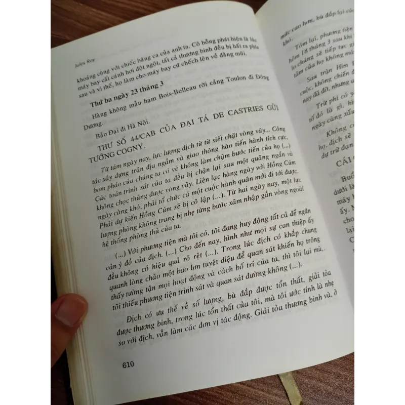 SÁCH TRẬN ĐIỆN BIÊN PHỦ DƯỚI CON MẮT NGƯỜI PHÁP 1002350