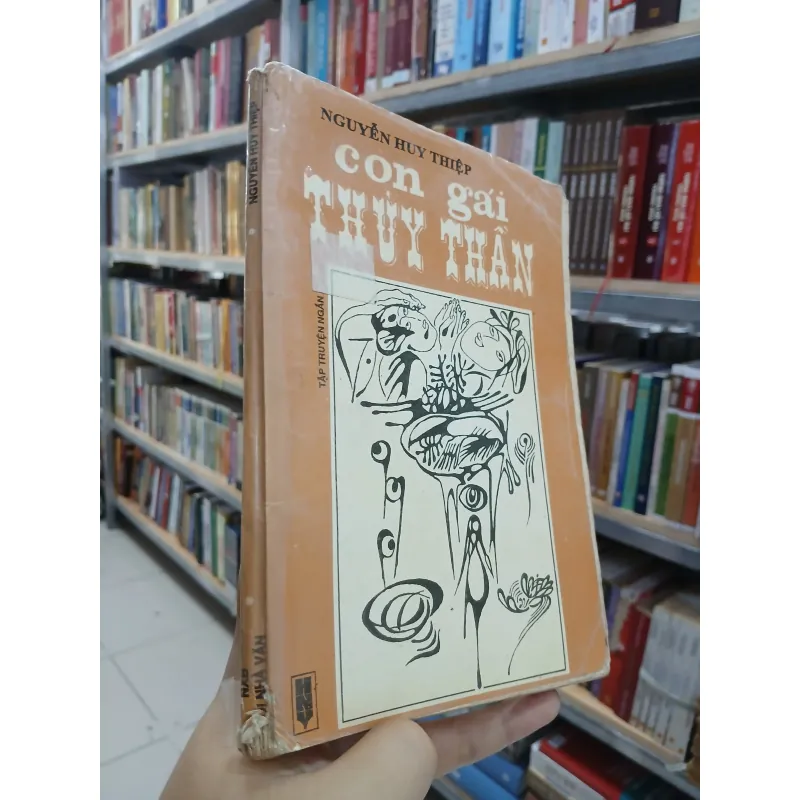 CON GÁI THỦY THẦN - NGUYỄN HUY THIỆP 747836