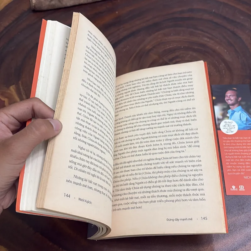 II Sách Kỹ Năng: Đứng Dậy Mạnh Mẽ (Stand Strong) - Nick Vujicic - 2014 1007015