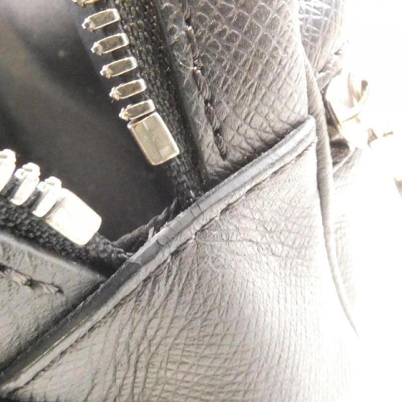 Túi đeo chéo Louis Vuitton Taiga Bum Bag Outdoor M33438 - Hàng hiệu Chính hãng 802100