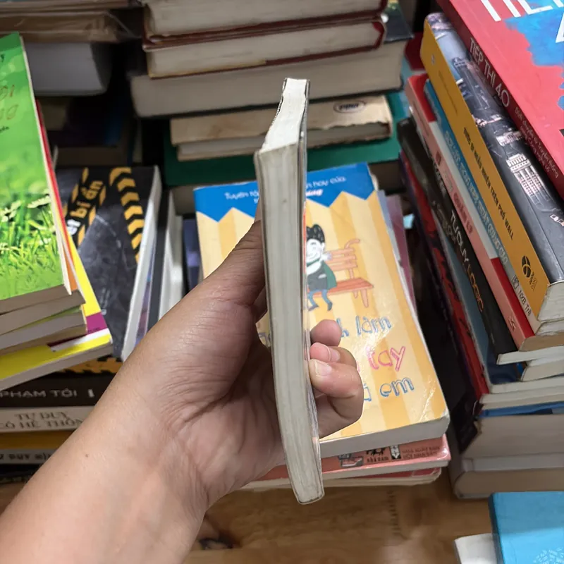 II Tập Truyện Ngắn: Không Hôn Vào Môi Em - Minh Hiền - 2012 698008