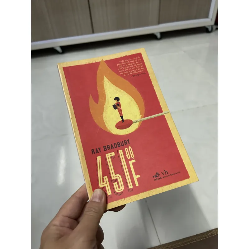 45 độ F - Ray Bradbury 1029560